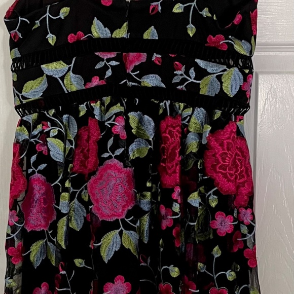 Nicole Miller Floral Embroidered Cocktail Dress - Picture 3 of 6
